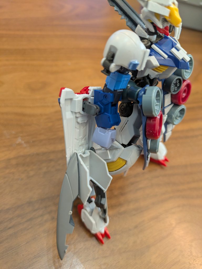 この本家だとライフルみたいなのはジャンクとアストレイのシールドを使い、それっぽくなるようにしました。