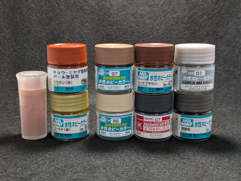 今回、使用したカラーです。ボディはブラウン+ゴールド+パールパウダーです。