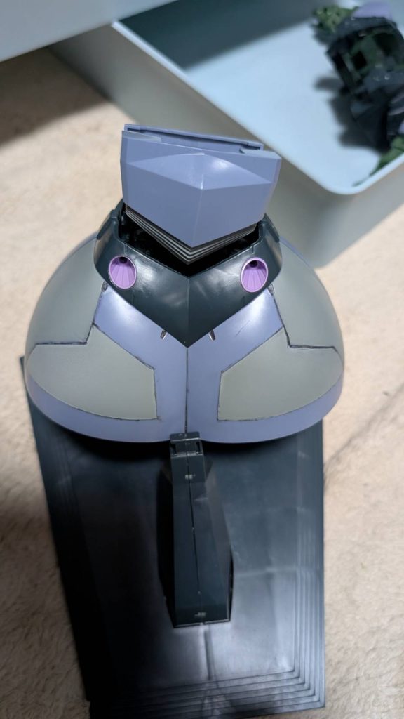 RGのようなスカート分離は技術が無いので色分けでそれっぽくしました