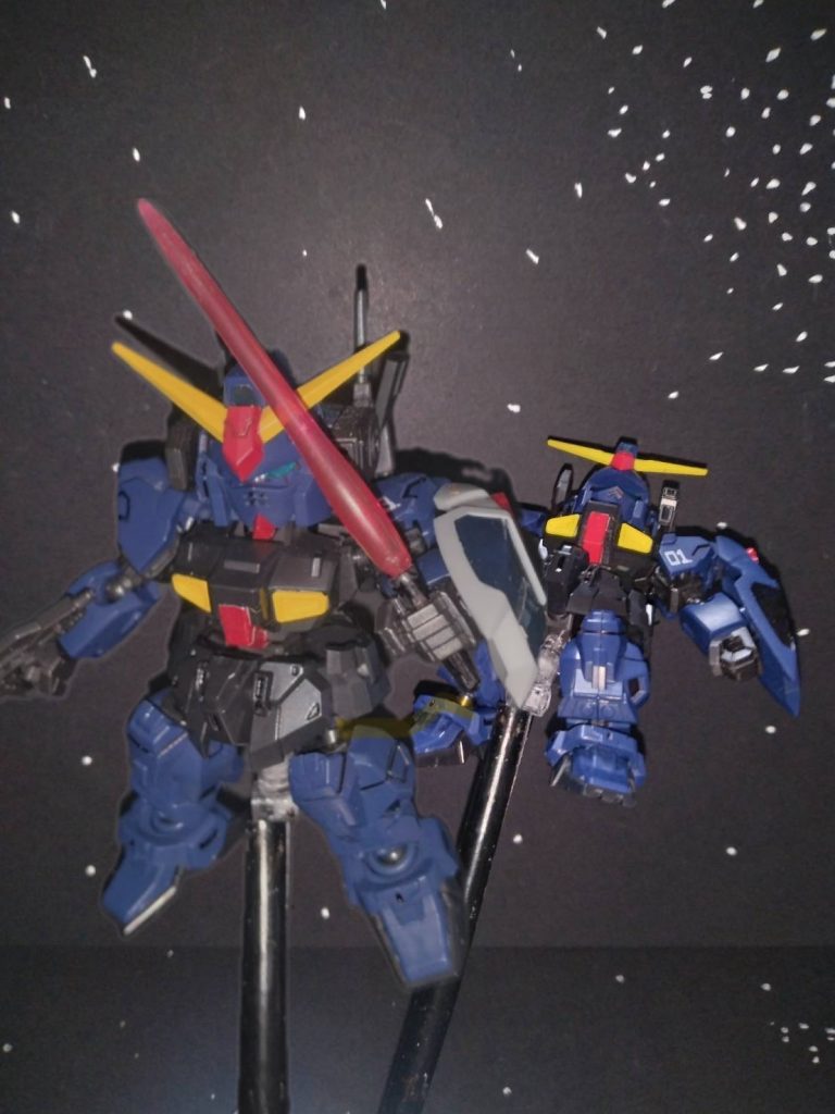 「やめなさい、カミーユ!」「他に武器は、武器はないのか?」「ビーム…」「…サーベル」 「エマッ!」