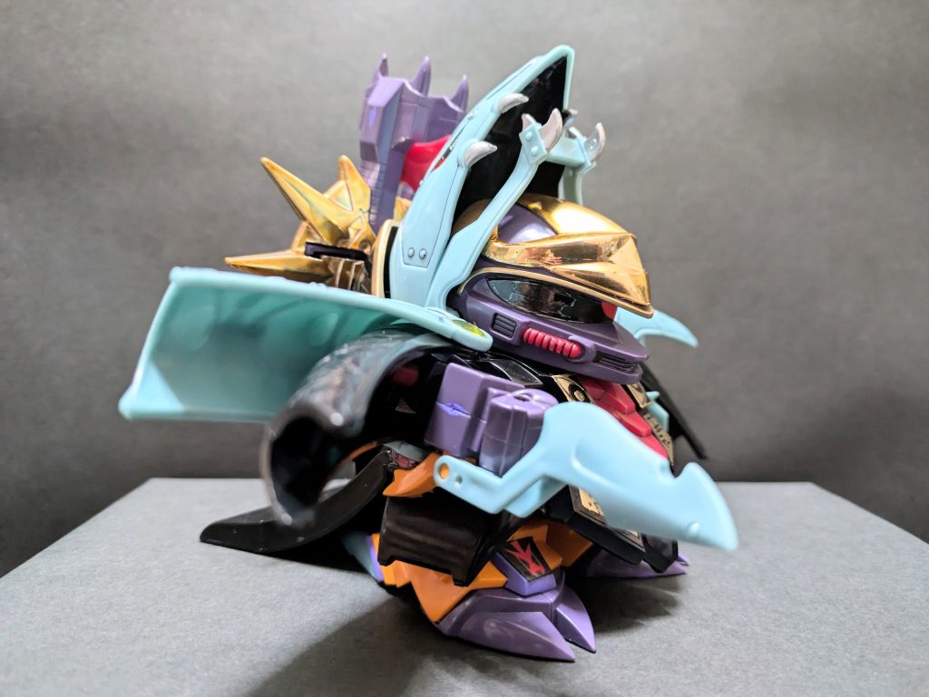 右腕には仕込み刀のグバンガンが展開！！