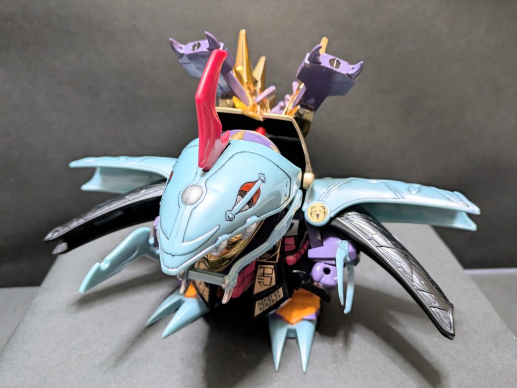 モンスターモード闇の鎧の魔力を全解放した凶暴戦闘形態。残虐性と凶暴性が何倍にも増し、敵対勢力が全滅するまで暴れ回る。時空を歪めるほどの妖力を解き放つ事ができ、過去や未来に行き来する事も可能になる。