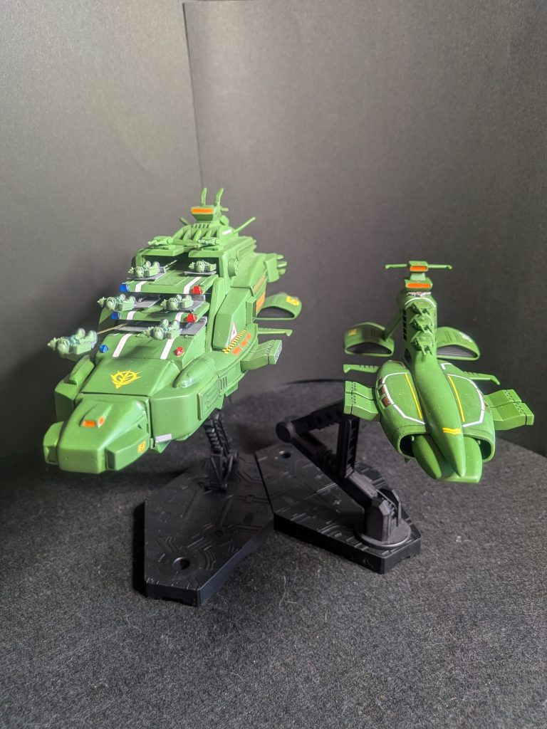 前から見たムサイとの大きさ比較