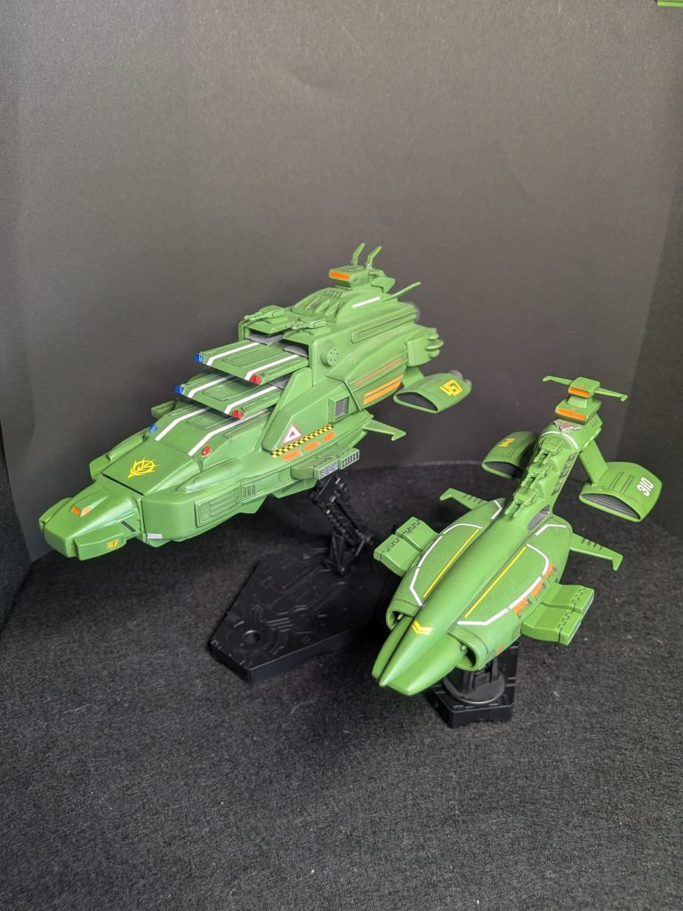 艦名は“ドメル”ファルメル キャメル クワメル トクメル等ムサイ級の語尾にメルが付くのにピッタリw並べると一回り大きく正に空母。