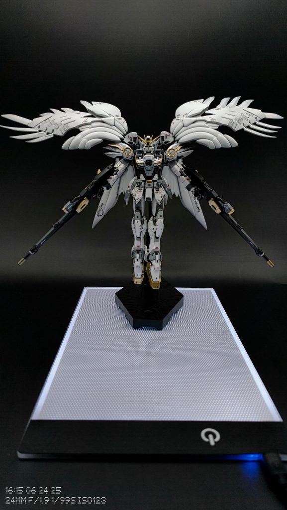 RG ウイングガンダムゼロEW–3枚目/制作者：Arts