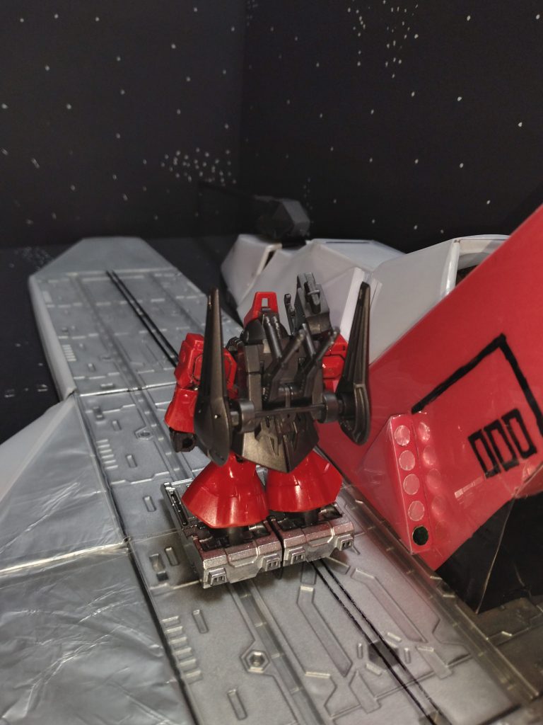 「本当にマークⅡが戻ってきたのか。」「まだわかりません…が、そうでしょうな。」「そうで有ってくれ…、クワトロ大尉は…。」