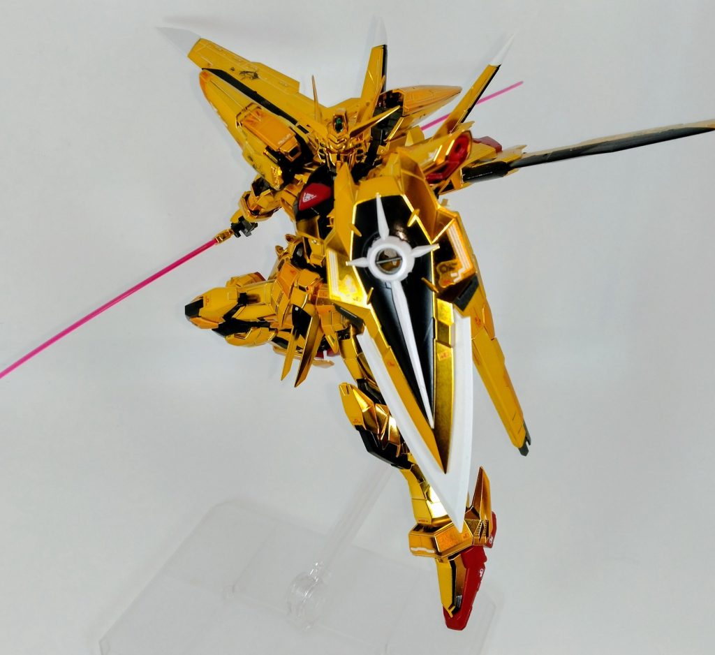 フレーム設計が古い部分もありますが、装甲は最新なので非常に格好良いです