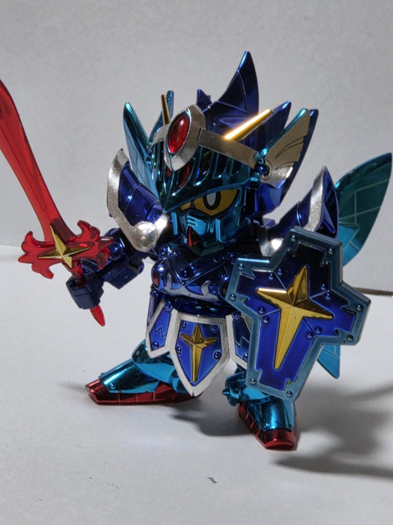 霞の鎧と力の盾の真ん中の青メッキと星とアンテナの金メッキ、光の弓矢のオレンジメッキ以外はメッキ塗装になります。