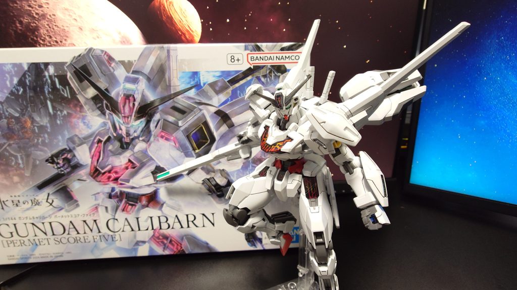 ディテールマシマシの機体とは聞いていましたが、さすがの情報量ですね。前組んだ旧レッドフレームはシンプルだったので余計にそう感じるのでしょう。