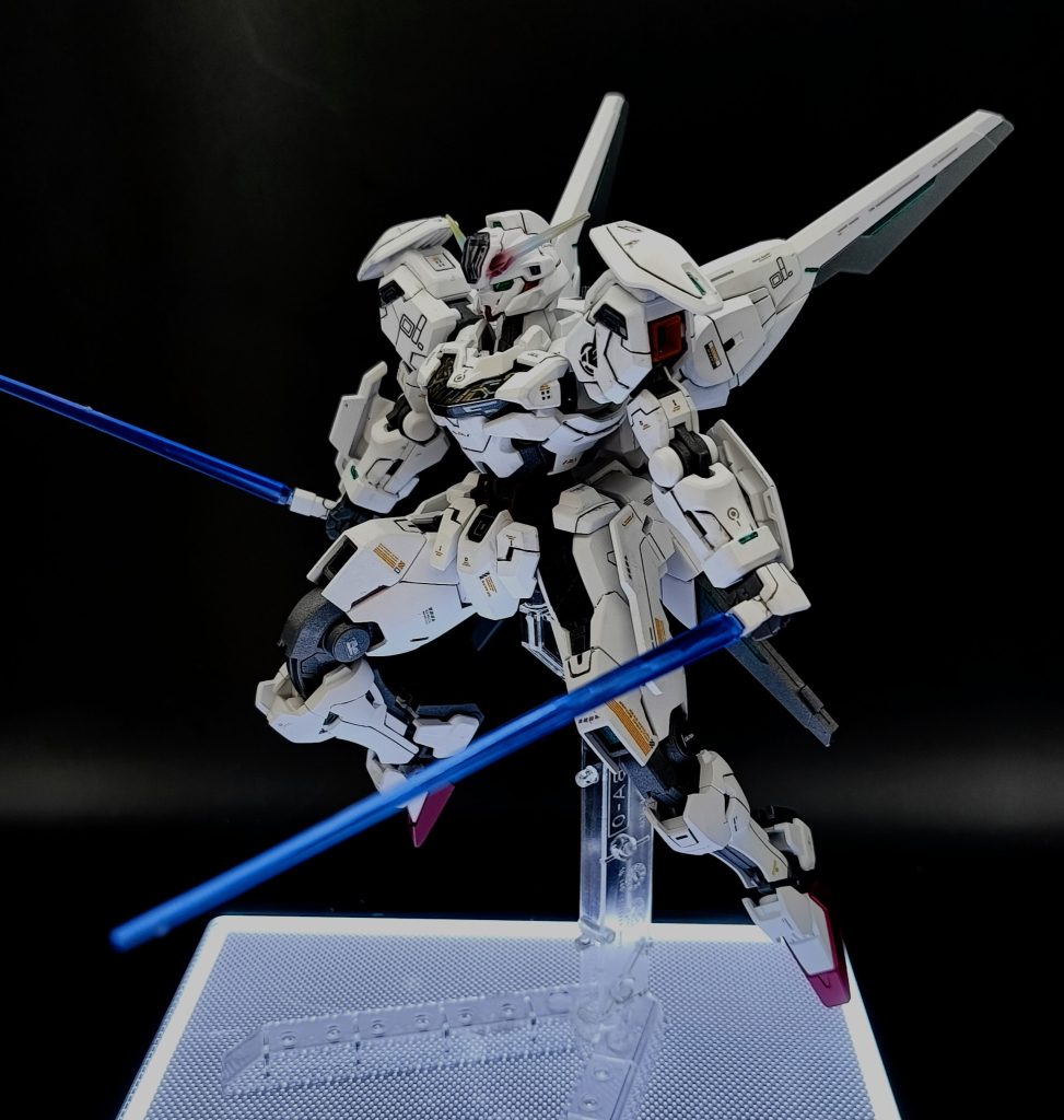 ビームサーベルも青なのがいい似合ってるよ、君に