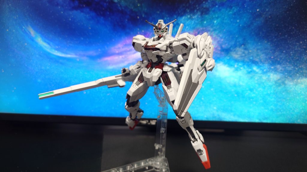 エスカッシャンをシールド形態にして装備ちょっとおとなしいシルエットになりました