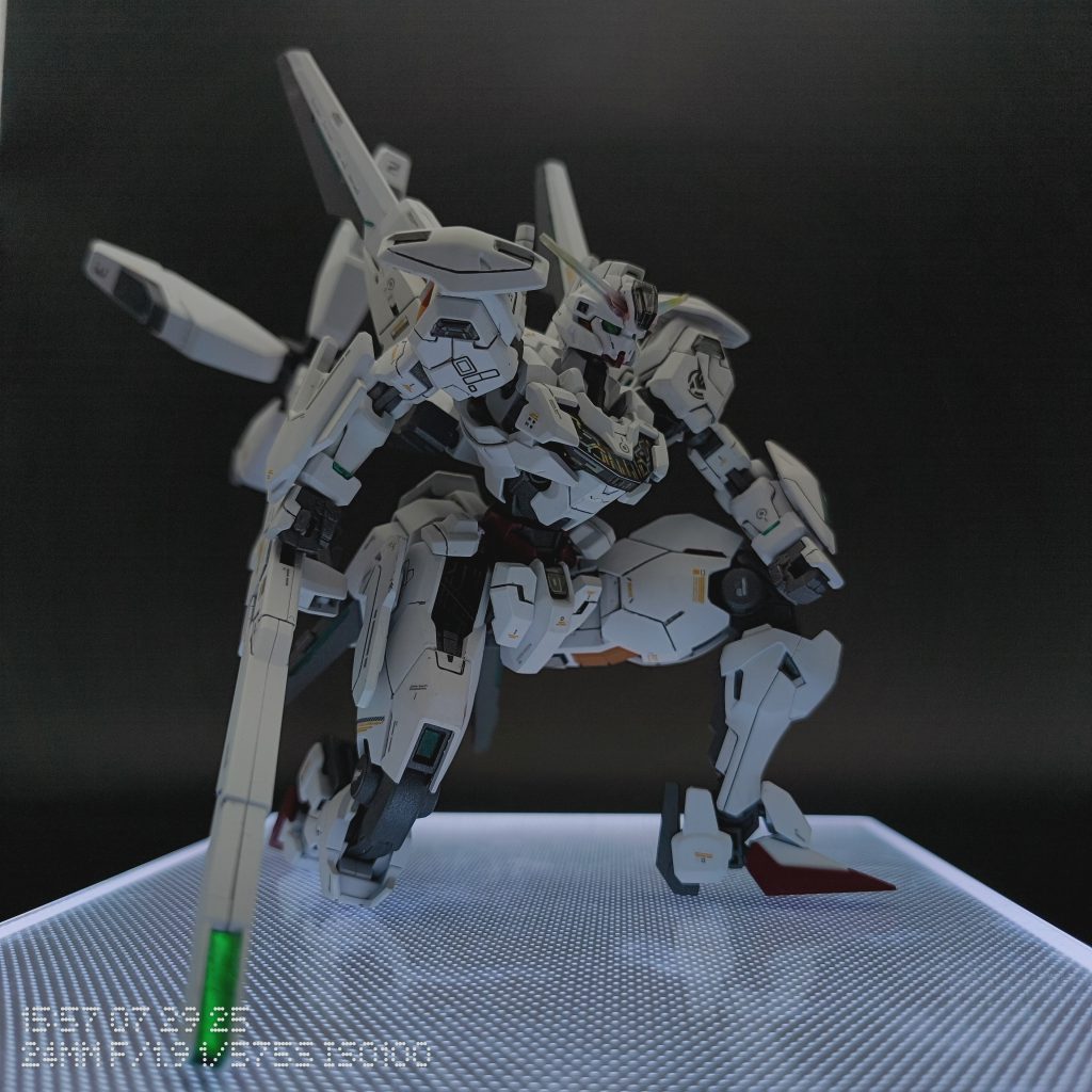 立膝のポーズやるとクリアーが擦れて剥がれないか怖いんですよね