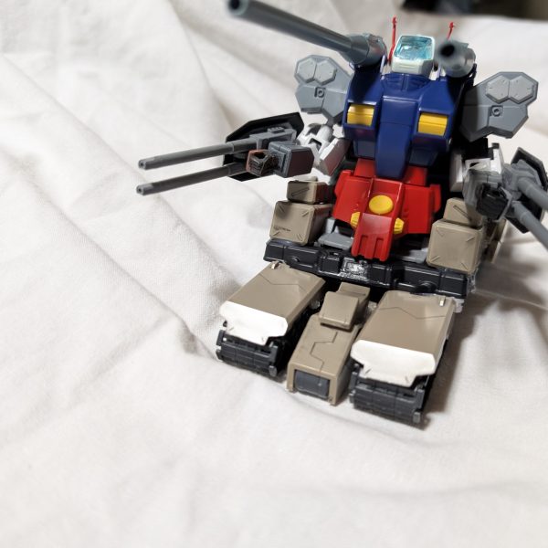 元旦なので、ガンタンクを作成、改造してみました。塗装が間に合わないので途中で投稿しました。（4枚目）