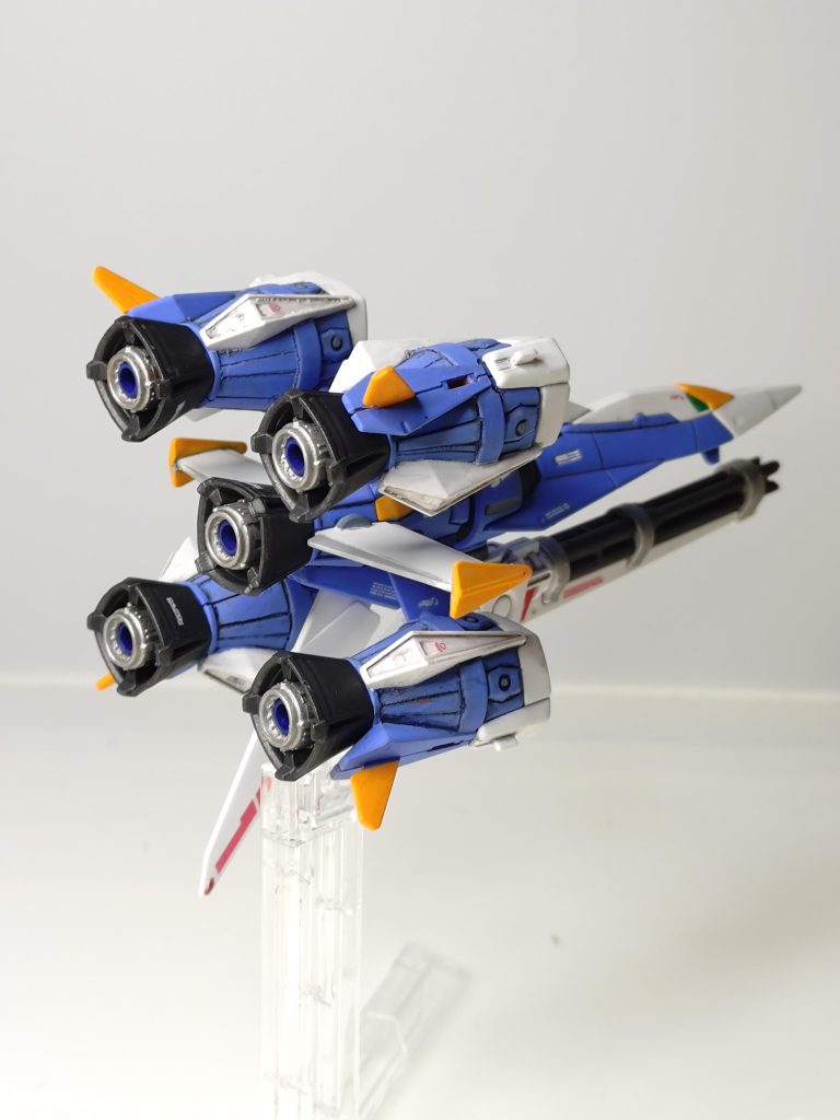 AQM/E-X04 ガンバレル白…つや消しホワイト青…エアリアルブルー黄…オレンジイエロー灰…SBアイアンガンバレルはストライクに合わせてブルーメインで全塗装。ドラグーンストライカーぽく仕上げてます。スラスター内部はシルバーとメタリックブルーで塗り分け。センサーはラピテープです。