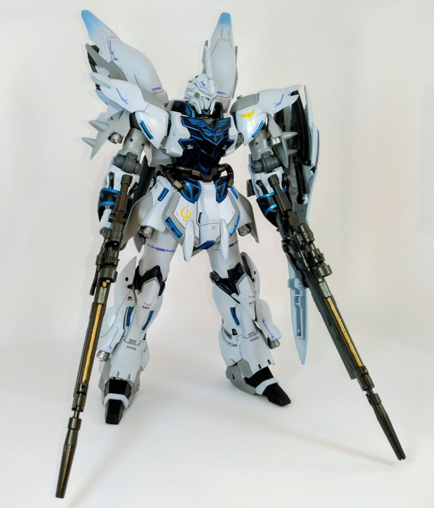 武器が2丁付いてくるのが良いですね。スジボリしつつ、グレー部は塗り分けしています。