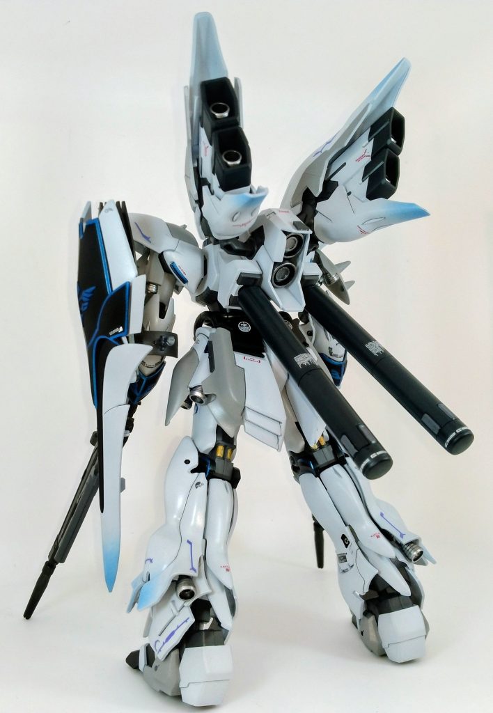 HGとRG両方組みましたが、正直HGでも遜色ないくらい素晴らしいキットです。造形かっこいいし、バーニア類はパーツ分割されてます。