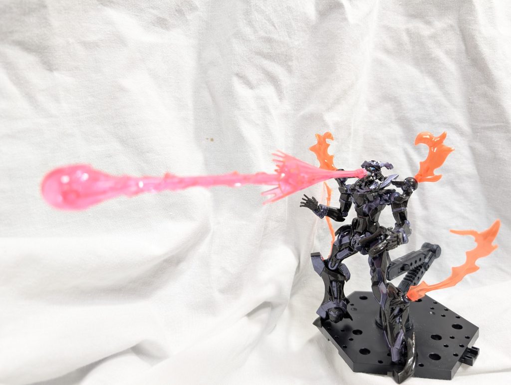 ビーム発射設定ビーム発射時は、余剰エネルギーを肩、足から炎の様に放出される。ハシュマルのビームエフェクトを使用して、肩と足の部分には、カミキバーニングガンダムのエフェクトを使用しました。格好的に巨人兵のプロトンビームかゴジラの熱線の様な感じにしてみました。