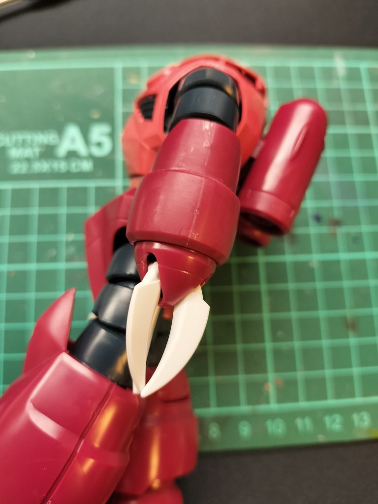 合わせ目は、鉋がけで段落ちにした後、いつもの瞬着+ベビーパウダーの簡易パテで埋めました。