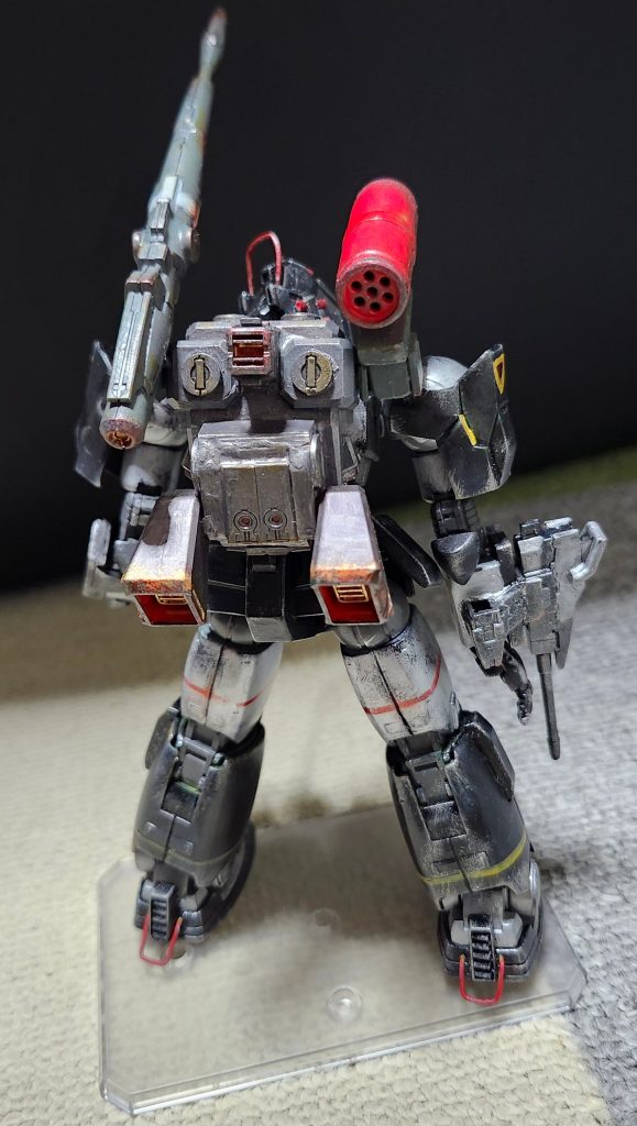 ～改造ヵ所～頭部、、、マルチディスチャージャーを追加＊プラ板とランナーで製作。背部、、、コンバットアーマーを追加＊ハイモックのランドセルをベースに30MMのオプションパーツ、ハイドリーシュトルムのビームキャノンと境界戦機のジャンクパーツを組み合わせ製作。