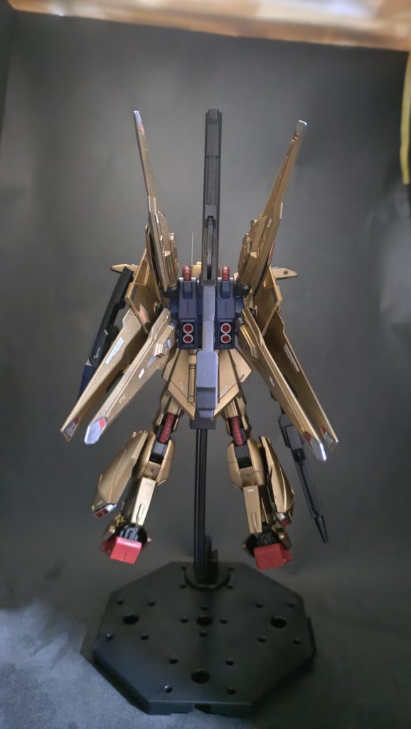 バズーカのマウントがバインダーの基部で潰れてしまったので中央に追加