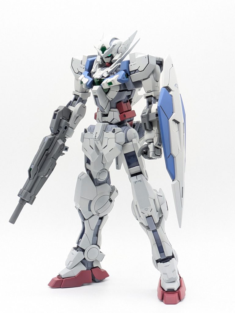 ディテールはそこまで追加していませんが造形がより際立つカラーのためエッジの処理等には気をつかって作業しました