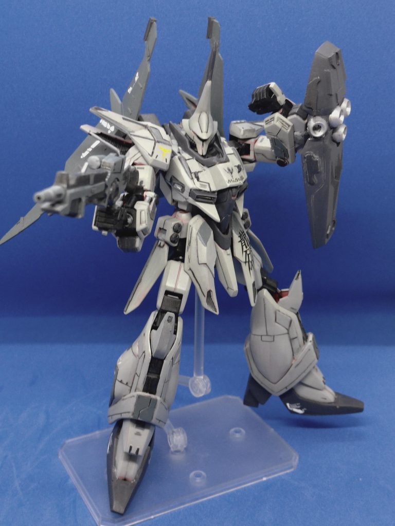 プラ板貼りと筋彫りをすごく適当にやってます