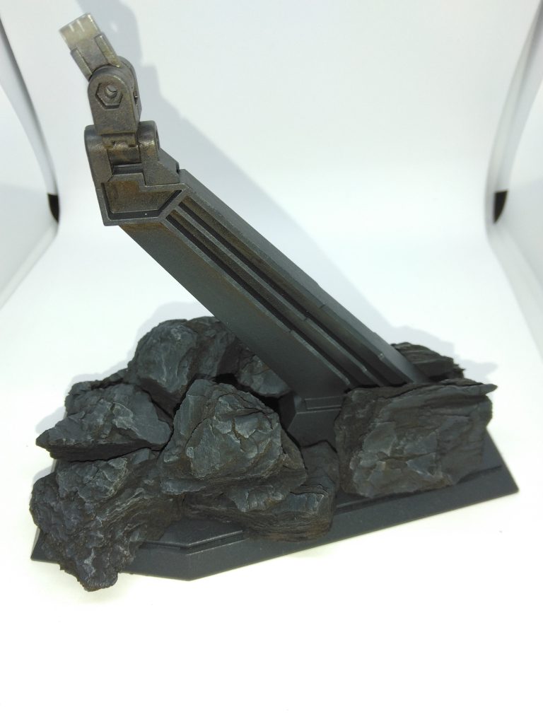 ベースには、「アクシズ」の岩塊をイメージしてバークチップを貼り付けました😃ゴリオ「岩っぽくね?」😃子ゴリ「木炭」😒ウホホ…じゃない、トホホ…😖