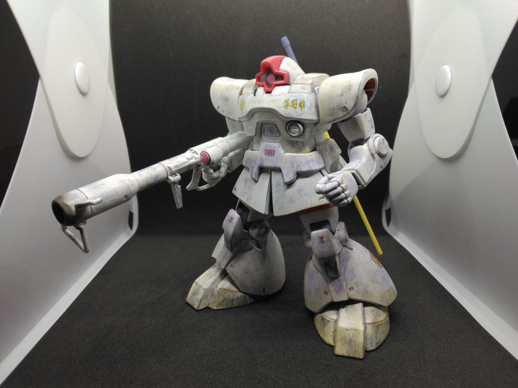 以前から、「成型色に白サフを吹けば合わせ目消しと冬季迷彩を同時に出来て一挙両得では?」と考えていたため、今回実行してみました😃