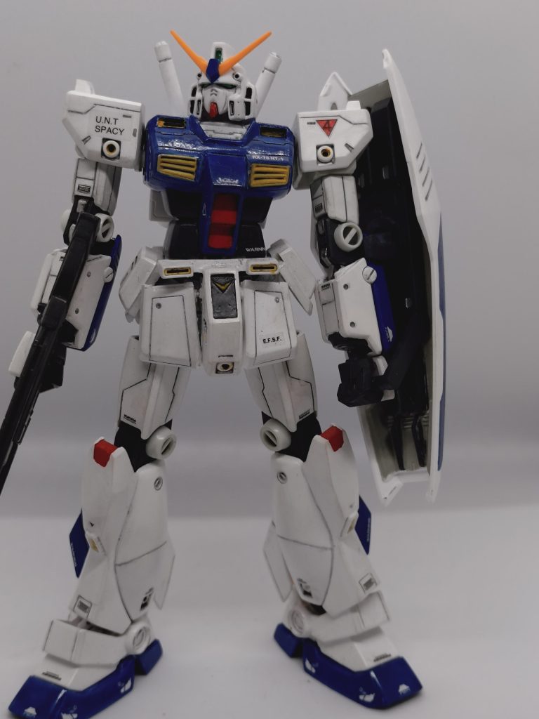 肩、肘、腰、股関節、膝の関節はRX78です。なので本来アレックスについてないマルイチを着けたままにしてます。