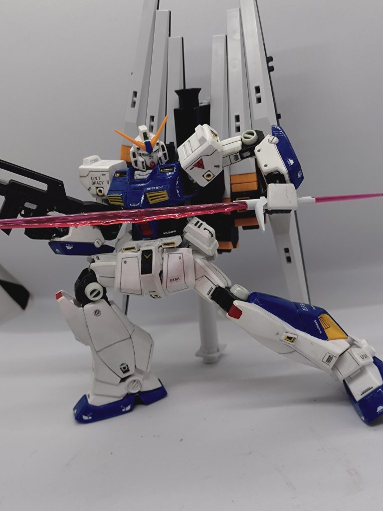 バックパックをニュータイプ専用装備に換装!重量オーバーで自立不可