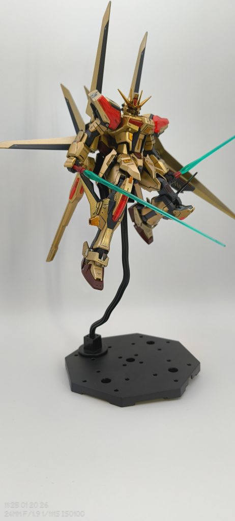 ビームサーベルは差し色でグリーンにしてみたけどありやな持ち手はレッドにして少しでも和な雰囲気を