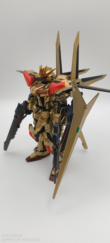 プラバンでちょこちょこディティールアップしてスジ彫りもやりすぎない程度に