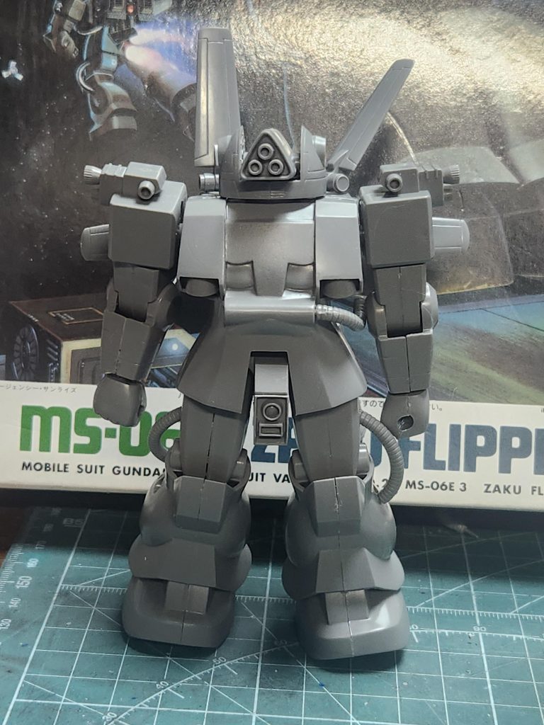 スタートの巣組状態。ずんぐりむっくりしていてかわいい感じです。