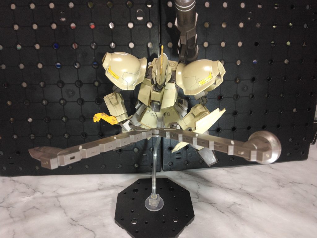 リベイクなのに、フルシティと似た武装のペンチ。このポーズはギリギリとれる。