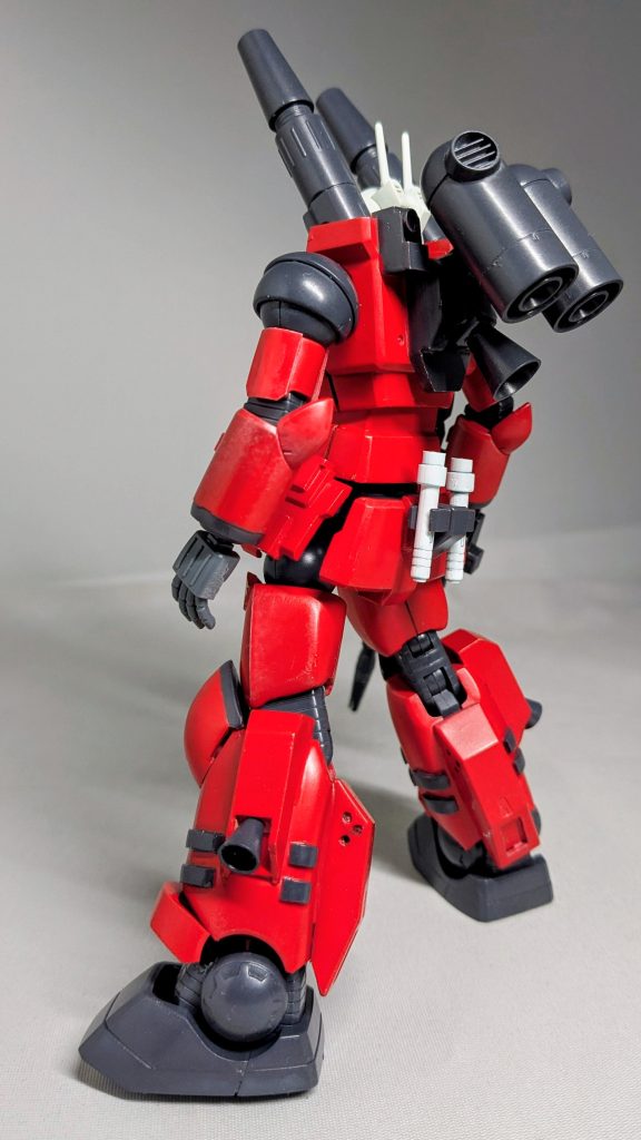 バックパックは、こた☆プラ夢工作さんと同じ様に可動しますが、可動方法は違います。ビームサーベルを装備させた。