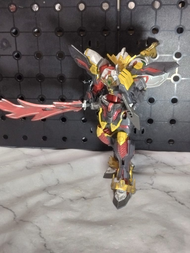 忍者刀にマフラーを取り付けて、サーベル状態に。