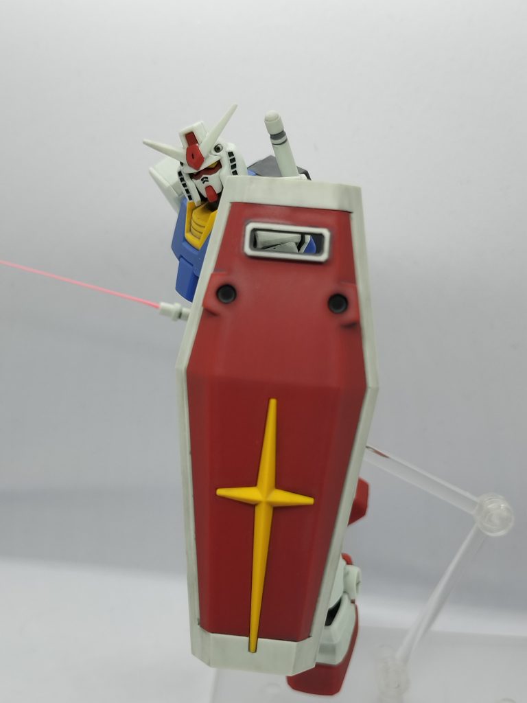 塗装は関節、装甲裏面、シールド裏面をグレー等で塗ってウェザリングカラーでウォッシングした後につや消しクリアー