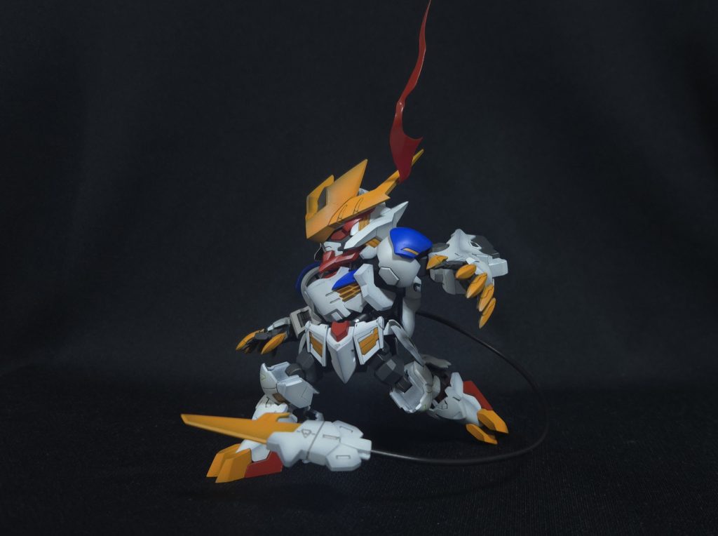 ですが、上に伸ばすより横に伸ばした方が躍動感あったかもしれませんね…(反省)