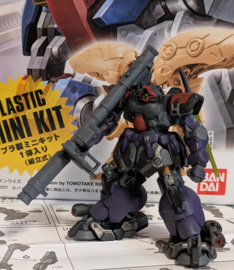 ドムトローペンクリアカラーだとサーベルがいい感じに映えます