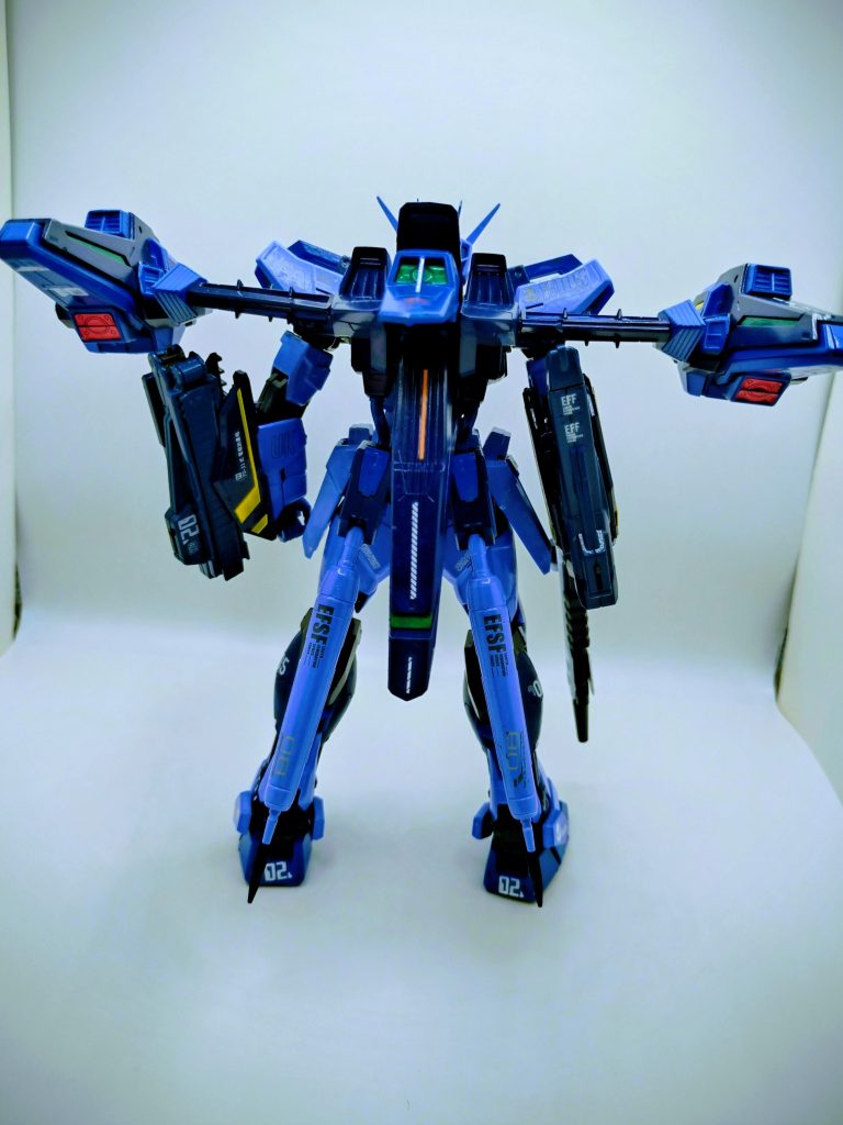 バックパックはエクリプスのパックパックっぽい感じもする。