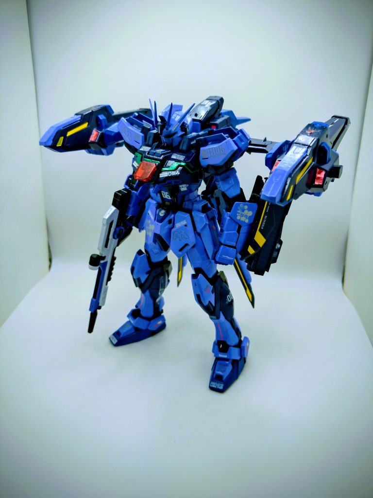 ライトニングにはビームライフルが装備されてないので、以前に製作して寝かせておいた?インフィニットジャスティスのライフルを装備。