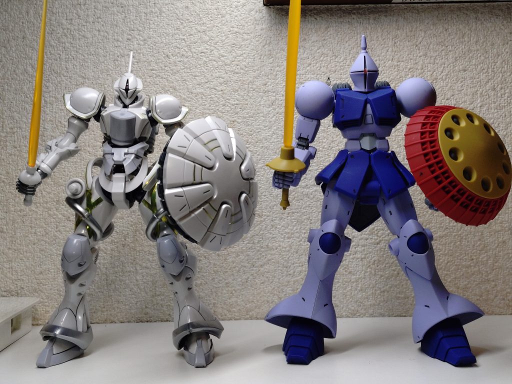 新旧ギャン。ファーストのが若干背が高いんですな。