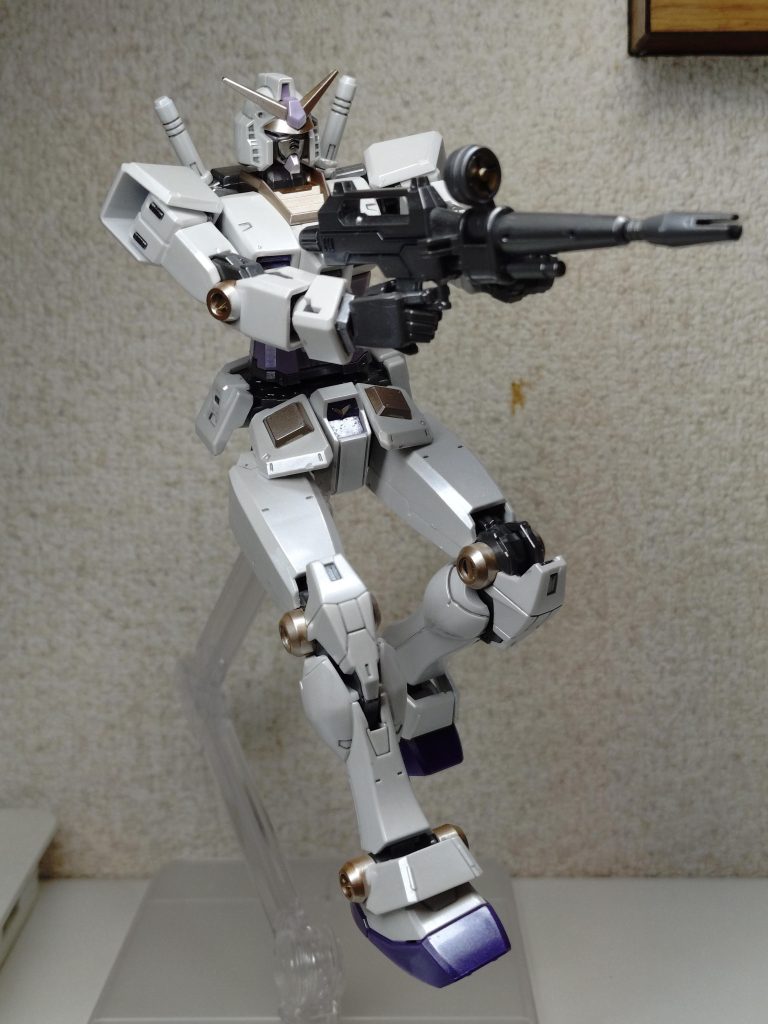 パチ組みでも良かったのですが、パールボディに、金と紫が部分的に入ったら高貴な感じになるかなぁと。