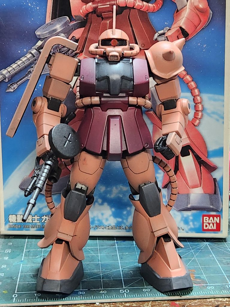 箱絵をバッグに。黒立ち上げから、シャアピンク、シャアレッドをエアブラシ塗装。細部の仕上げとスミイレはシタデルカラーで筆塗り。最後まで閲覧いただきありがとうございます(*・ω・)*_ _)ペコリ