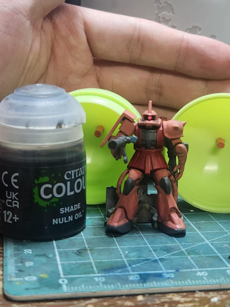 チョコサプ。シタデルとガンダムアッセンブルを利用した筆塗りです。一度ベース色を塗ってから、シェイドで汚し、ベースで陰影を残しながら戻しています。