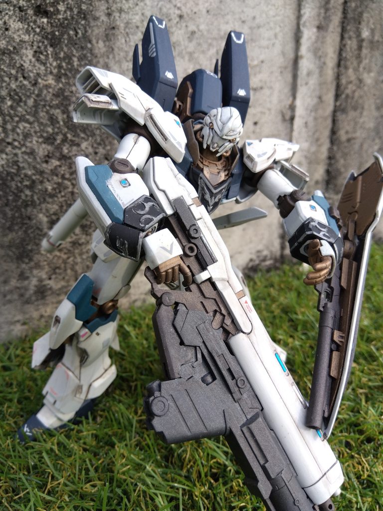 スジ彫りブラススミ入れのみで臨場感と重量感を出してみました。😊　最終につや消しトップコートでフィニッシュです✨