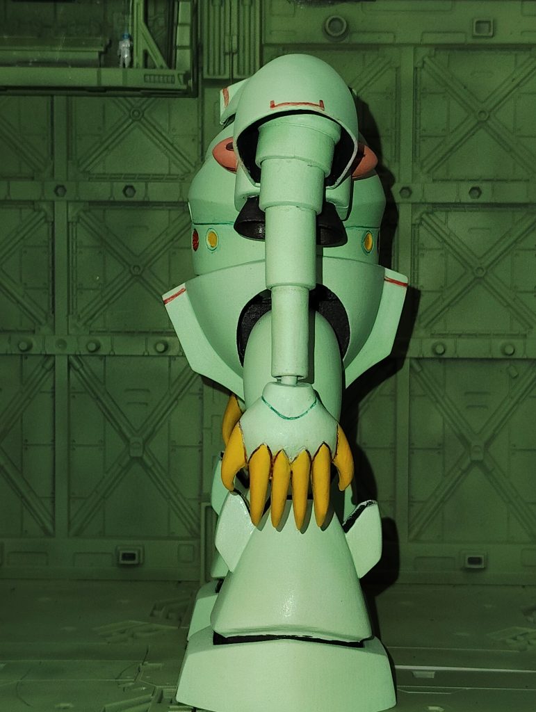 側面ゴッグをニコイチしております。