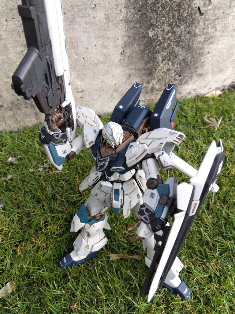 パーツごとの色分けとデガール貼りを頑張ってみました。