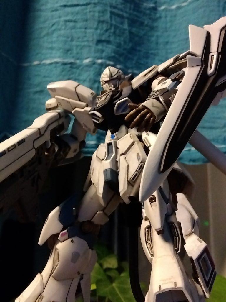 スジ彫りブラススミ入れのみで臨場感と重量感を出してみました。😊　最終につや消しトップコートでフィニッシュです✨