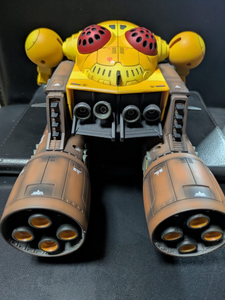 バーニア部は玩具感を低減する為、赤基調からグレー基調に変更しました。